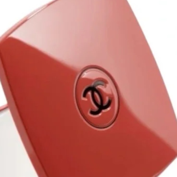 1 Chanel Mirror NIB - Picture 4 of 5